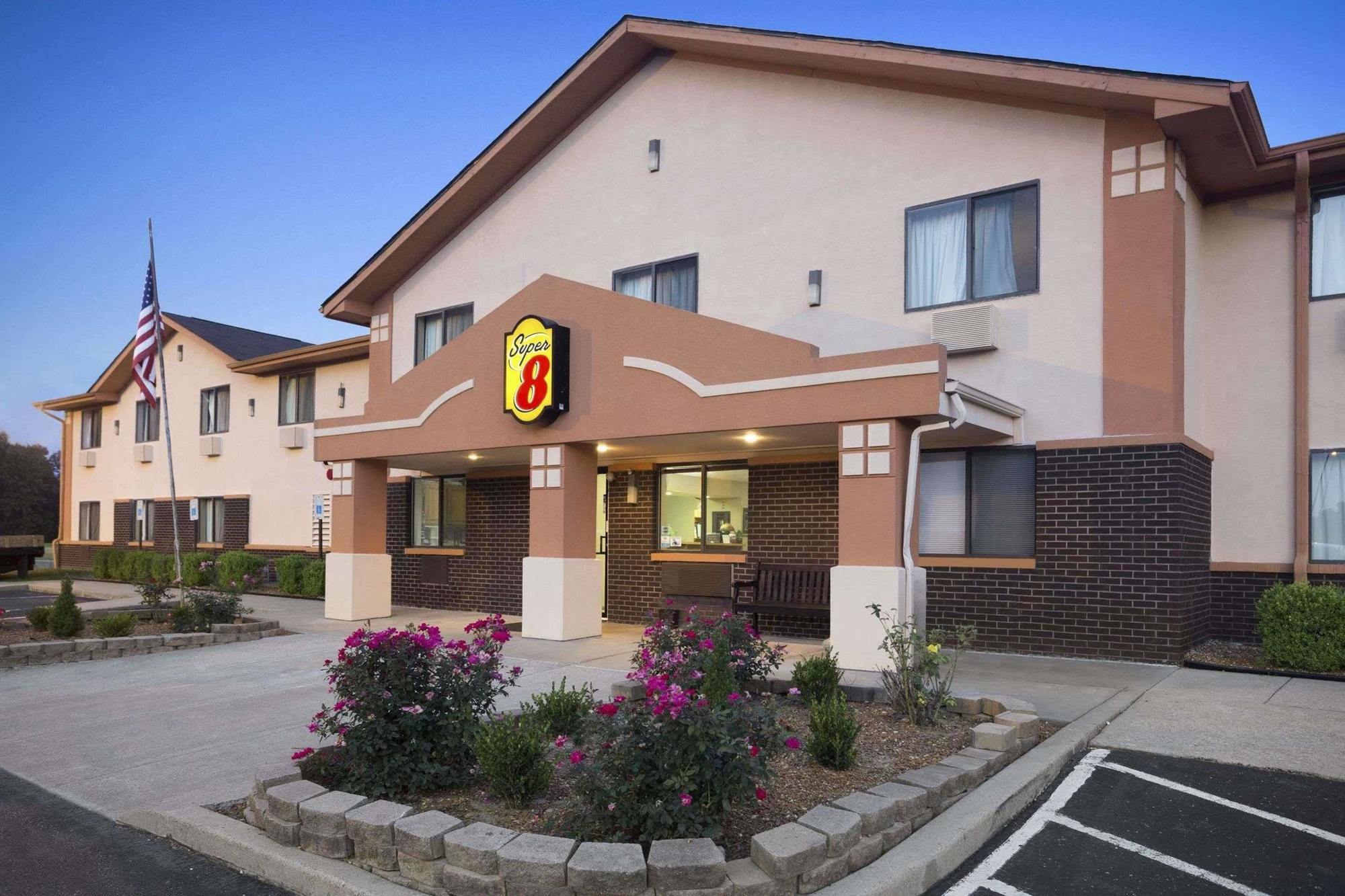 Hotel Super 8 By Wyndham 3*